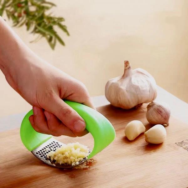 Multi-Function Garlic Presser – Crusher, Peeler & Mincer Kitchen Gadget